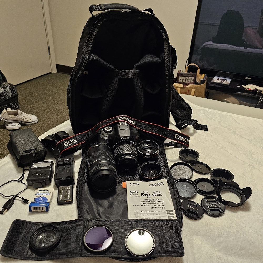 Beautiful Canon Rebel T7 Camera With TONS Of Accessories 🤩